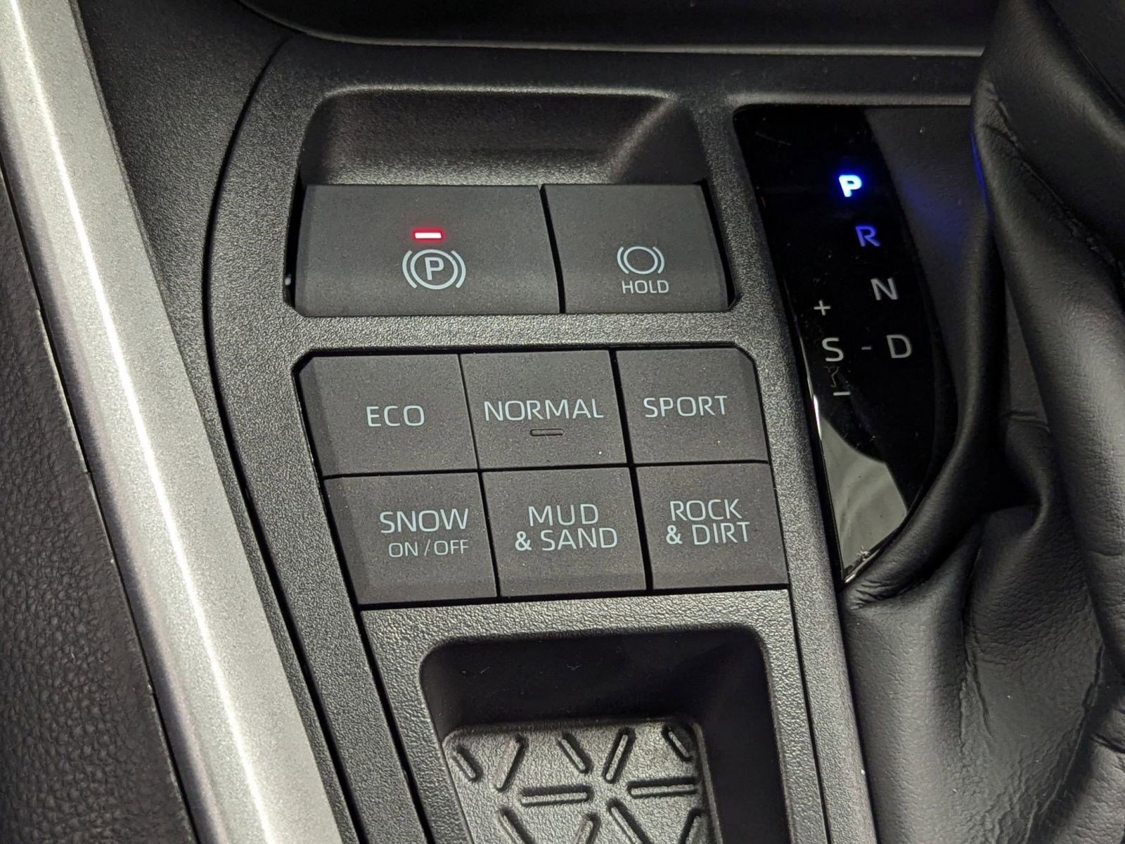 New 2025 Toyota RAV4 XLE image 29