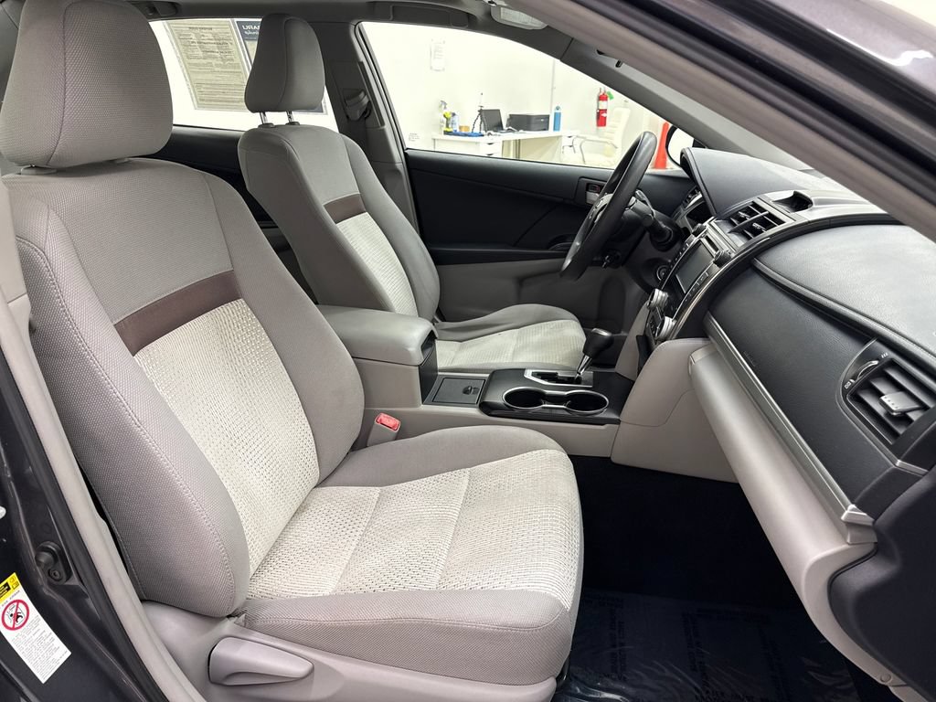 Used 2012 Toyota Camry LE FWD image 21