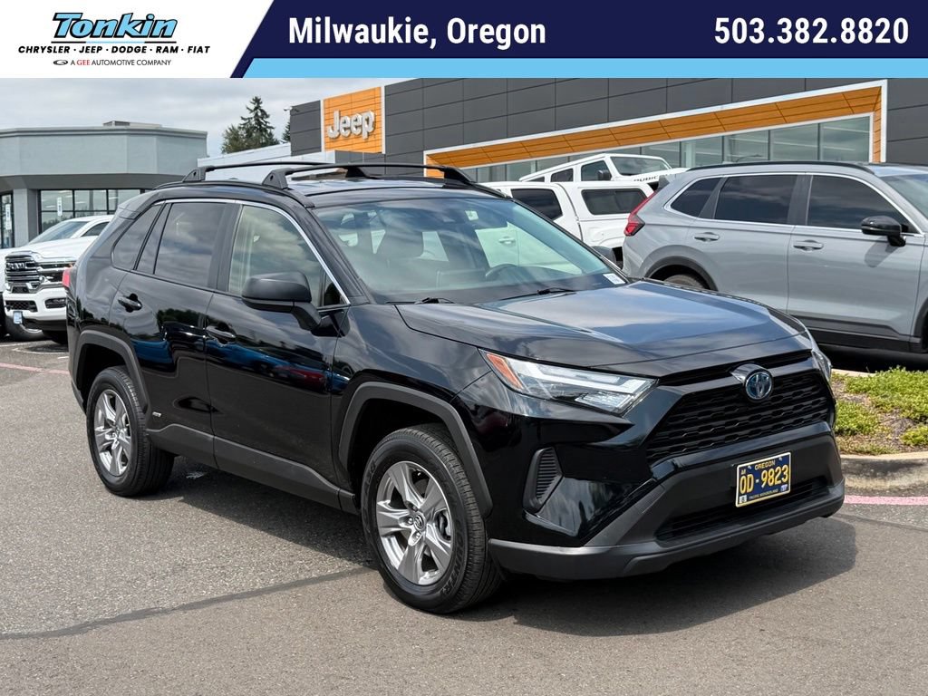 Used 2023 Toyota RAV4 LE AWD/4WD video 1