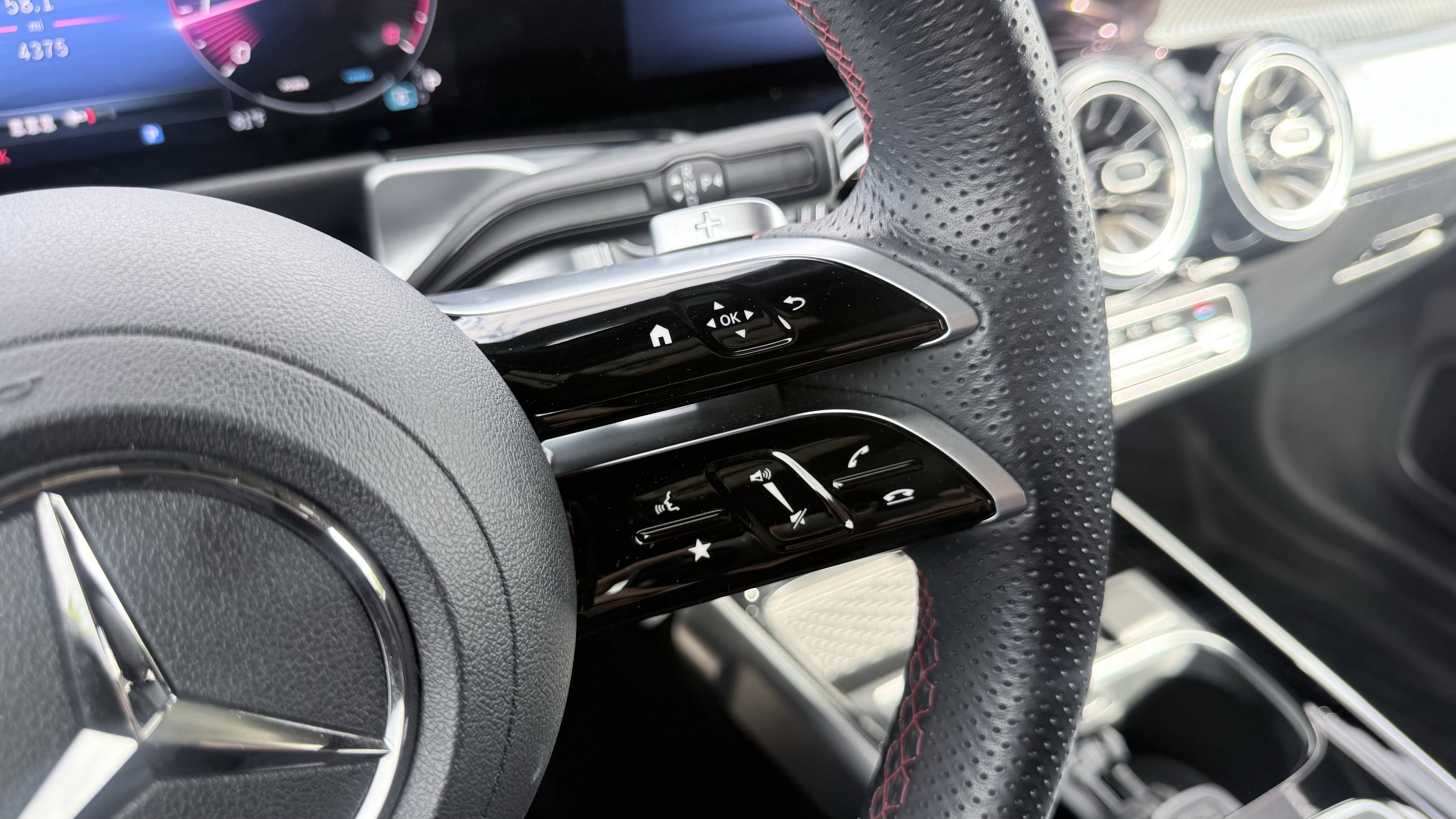 Used 2024 Mercedes-Benz GLB 250 image 61