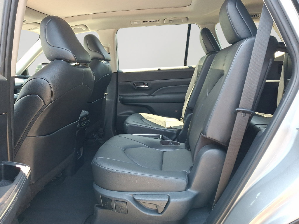 Used 2025 Toyota Grand Highlander FWD image 10