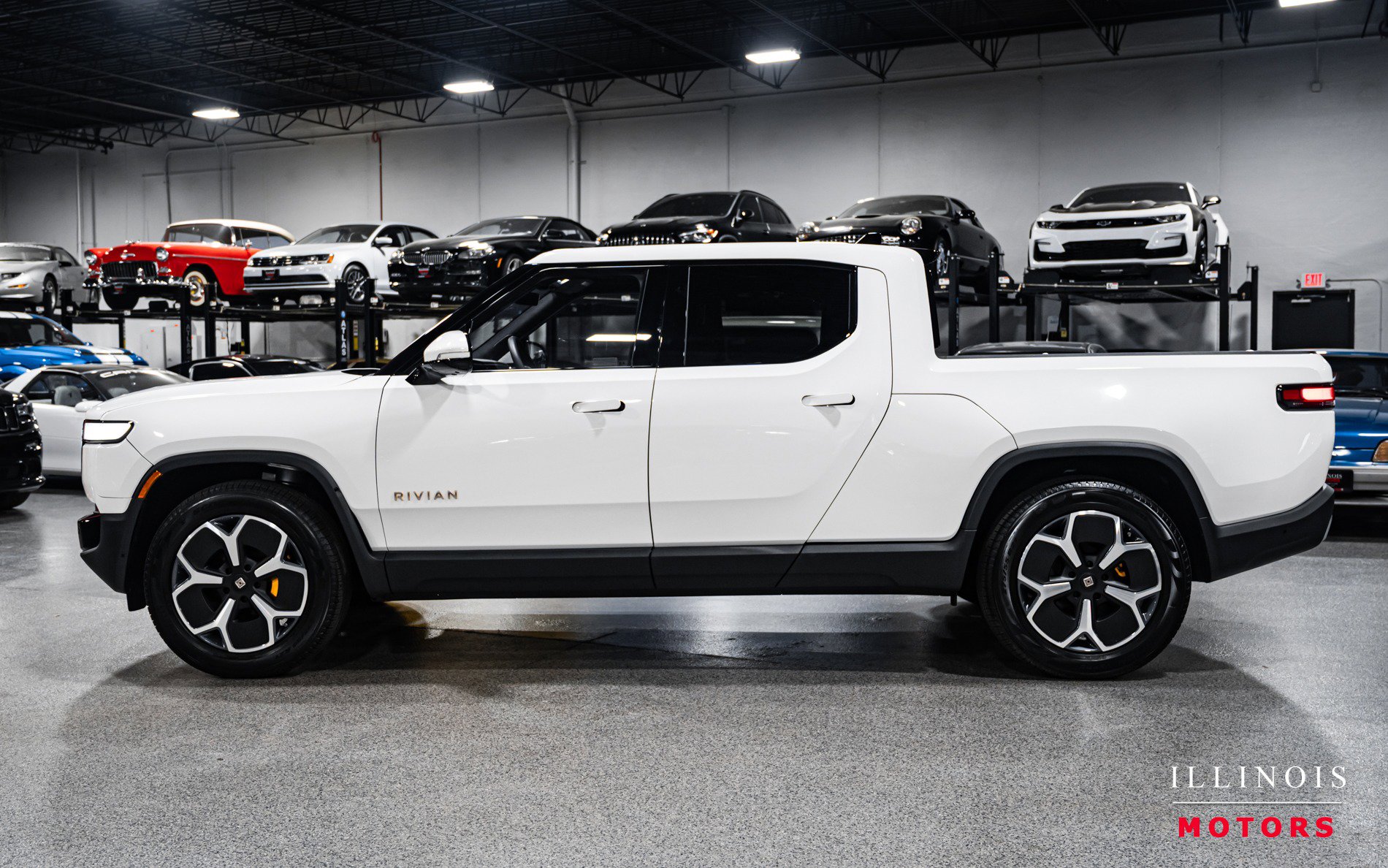 Used 2022 Rivian R1T Adventure image 2