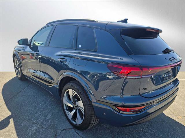 Used 2025 Audi Q6 e-tron Prestige image 5