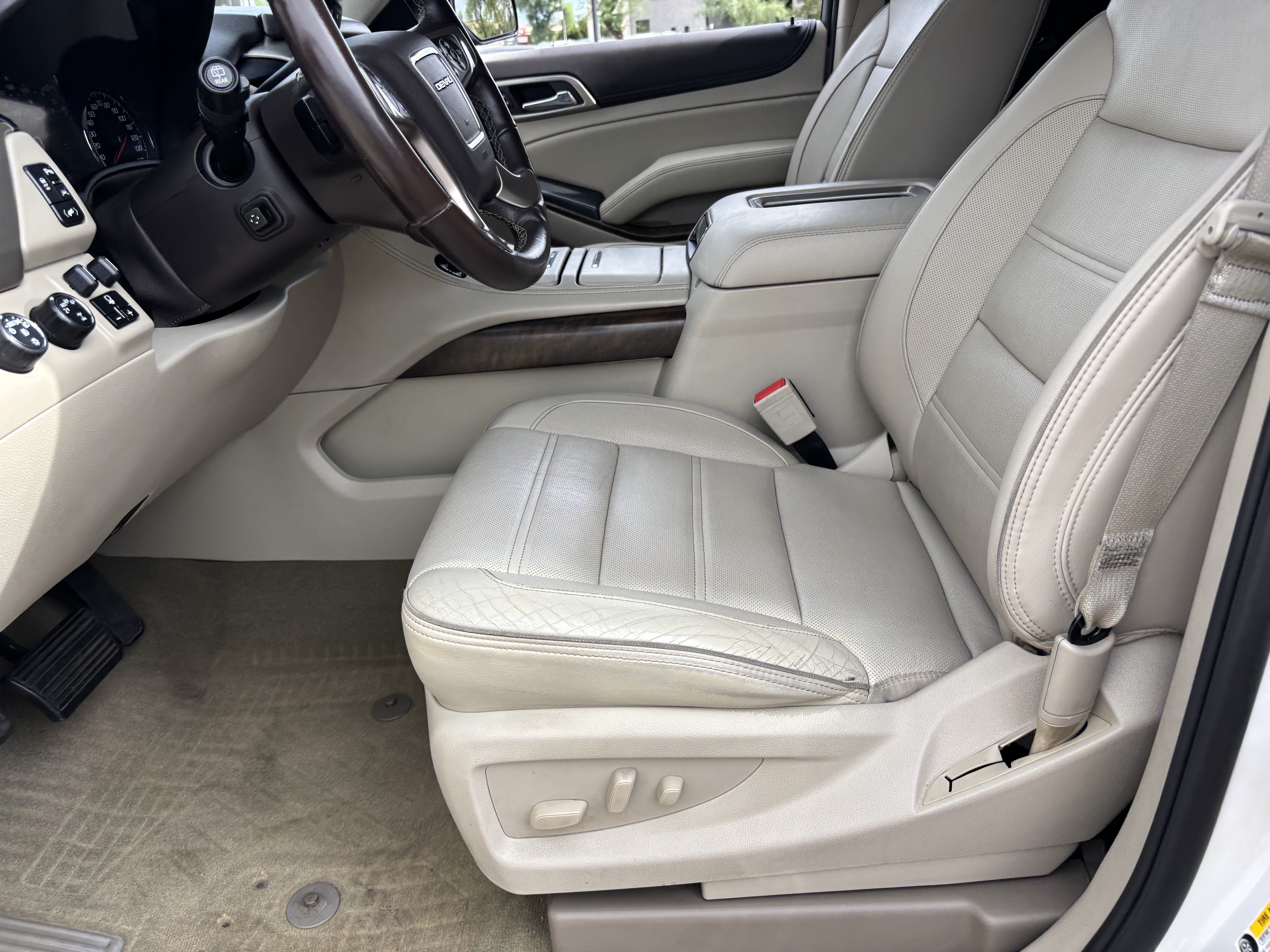 Used 2018 GMC Yukon Denali w/ Open Road Package AWD/4WD image 18
