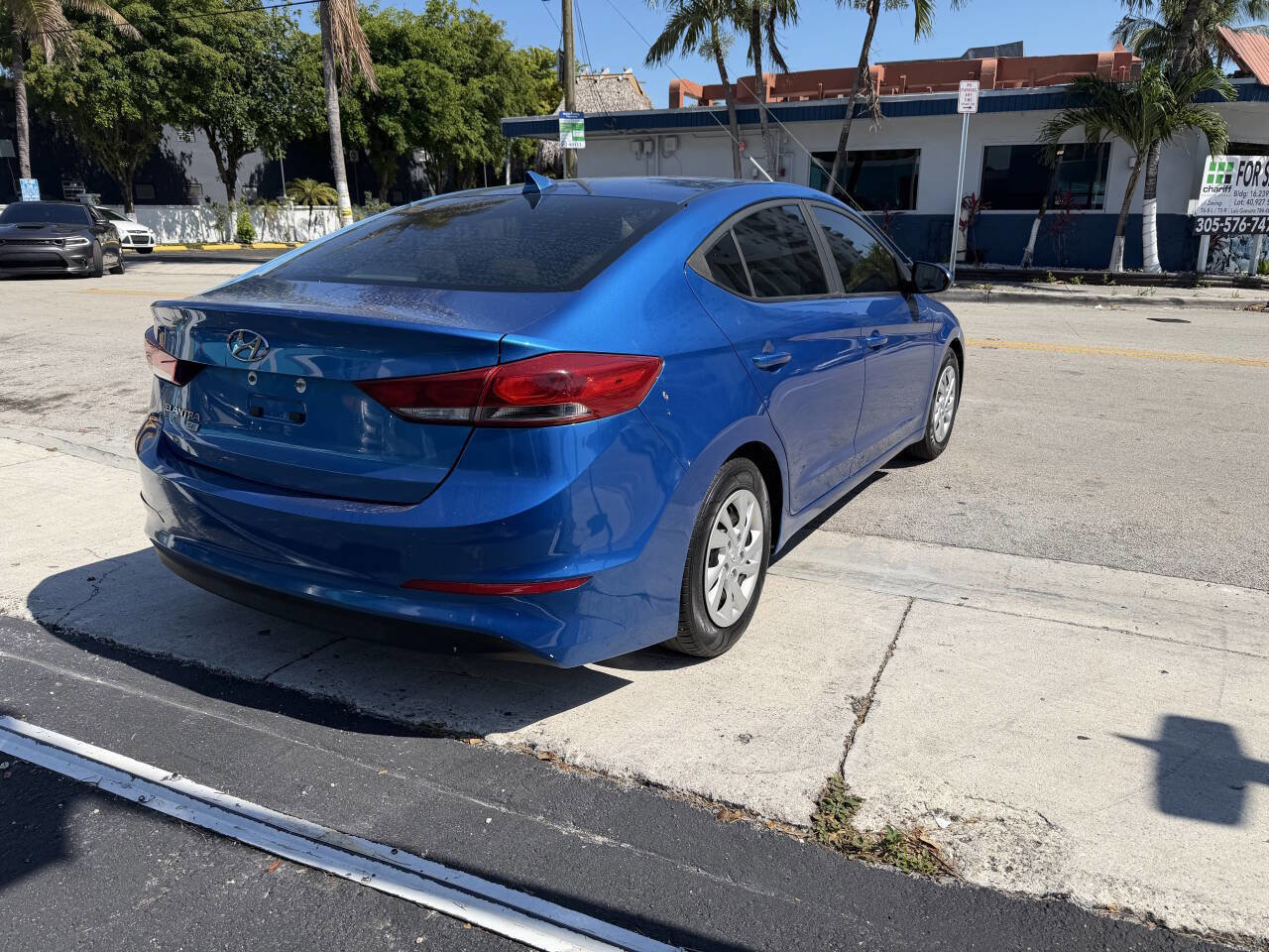 Used 2017 Hyundai Elantra SE FWD image 17
