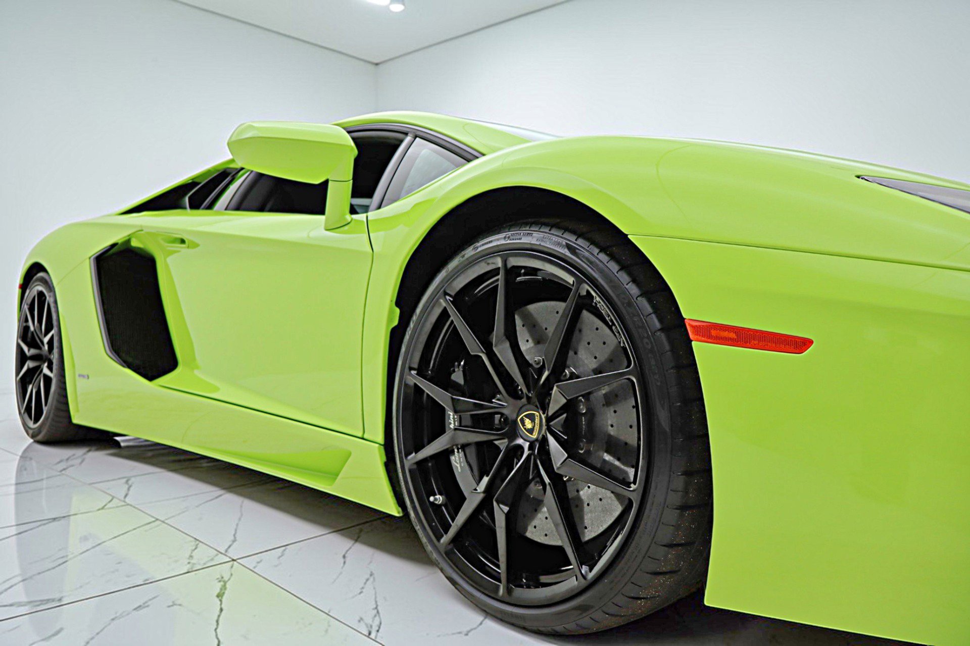 Used 2016 Lamborghini Aventador LP 700-4 image 27