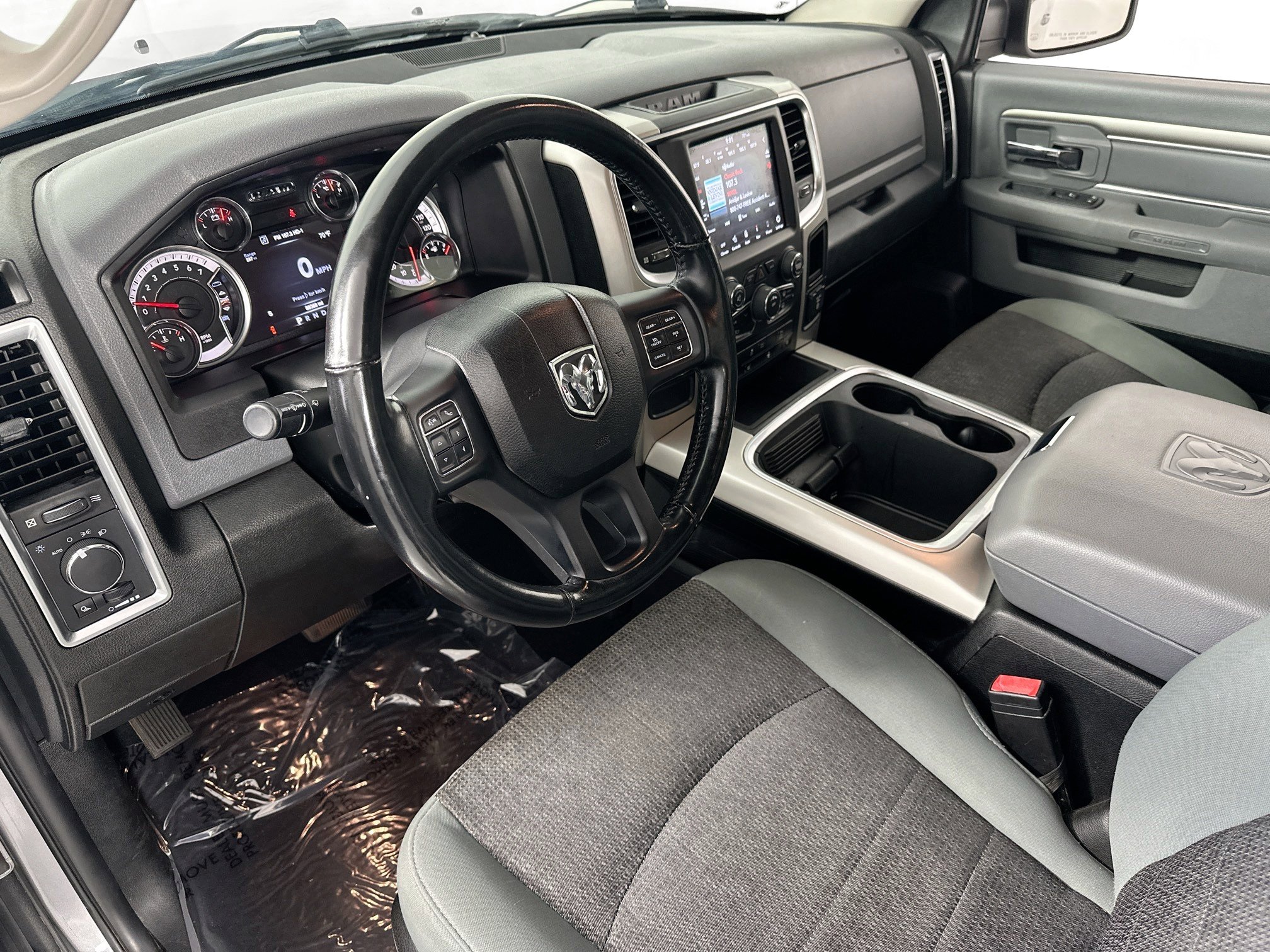 Used 2020 RAM 1500 Classic SLT w/ Luxury Group image 9