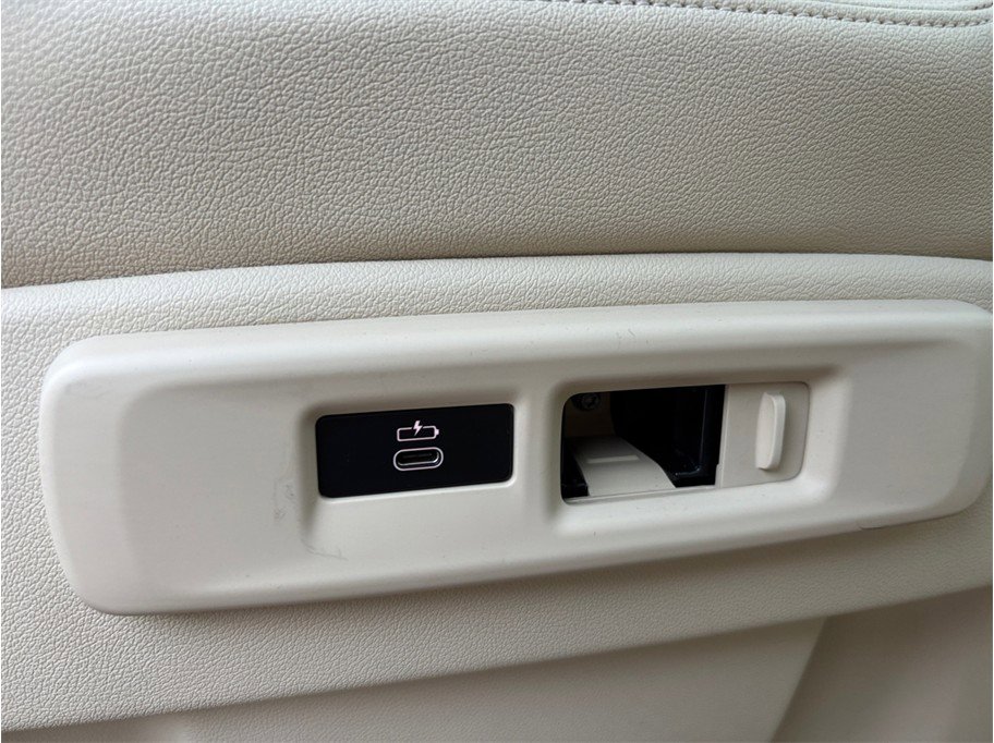 Used 2021 BMW X5 sDrive40i w/ Premium Package image 46