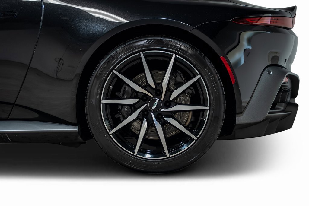Used 2020 Aston Martin V8 Vantage Coupe image 27