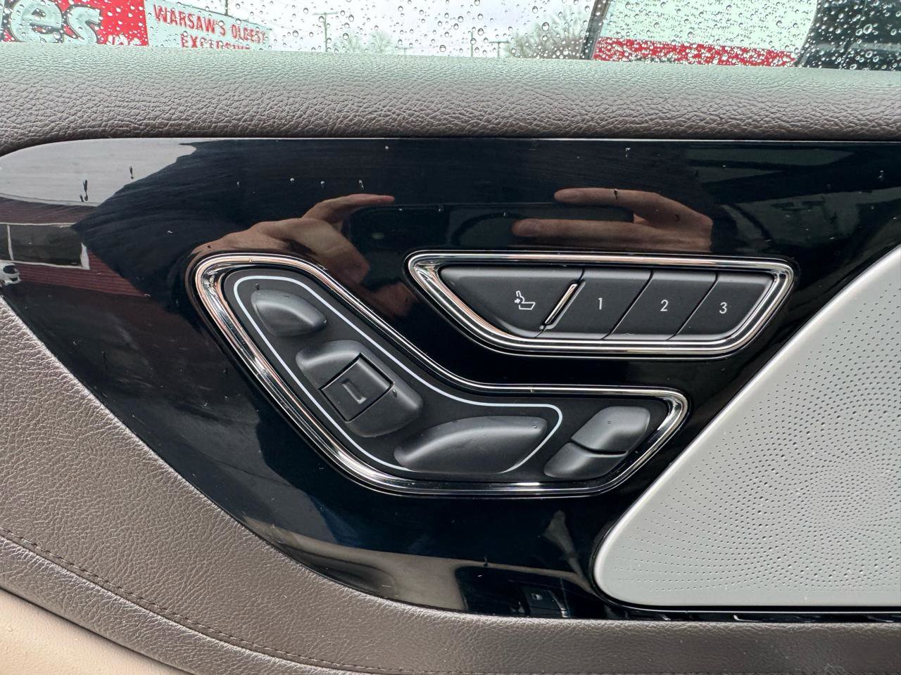 Used 2024 Lincoln Aviator Reserve w/ Equipment Group 201A image 18