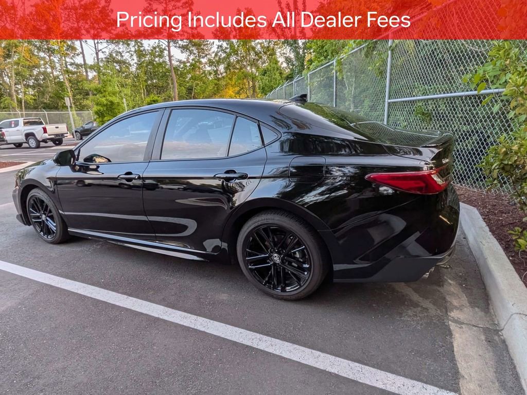 Used 2026 Toyota Camry SE FWD image 5