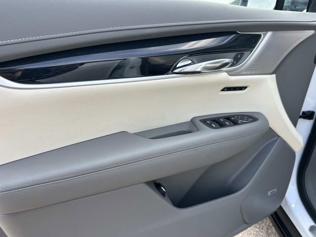 Used 2024 Cadillac XT6 Premium Luxury w/ LPO, Floor Liner Package AWD/4WD image 16