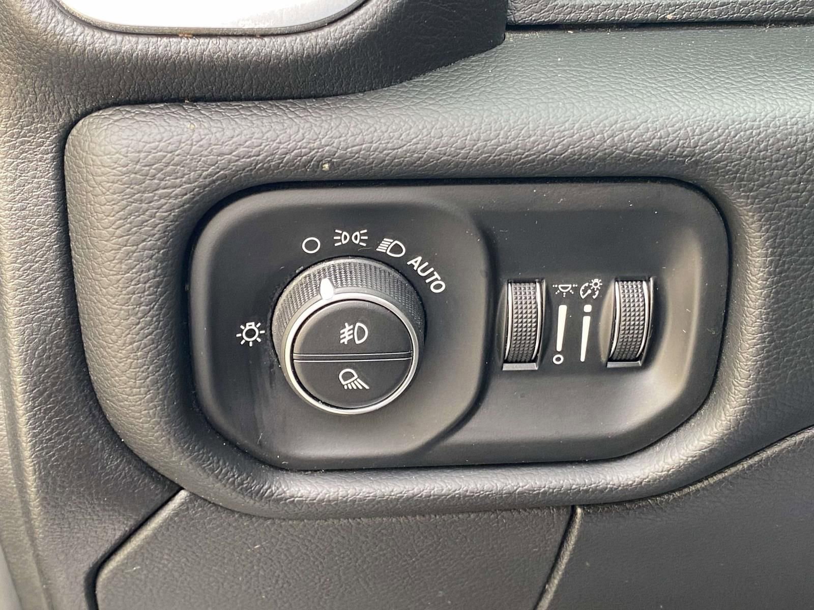 Used 2019 RAM 3500 Laramie image 19