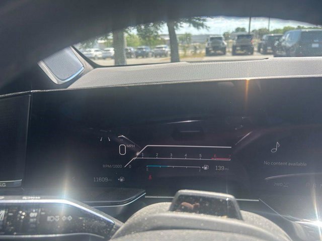 Certified 2025 Cadillac Escalade Premium Luxury Platinum image 13