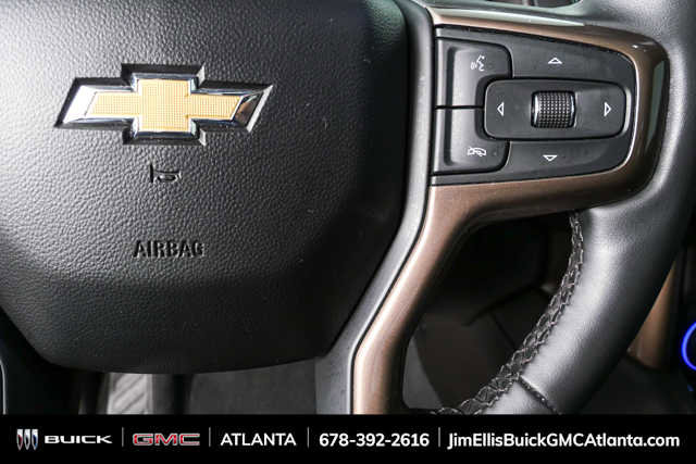 Used 2023 Chevrolet Suburban High Country image 11