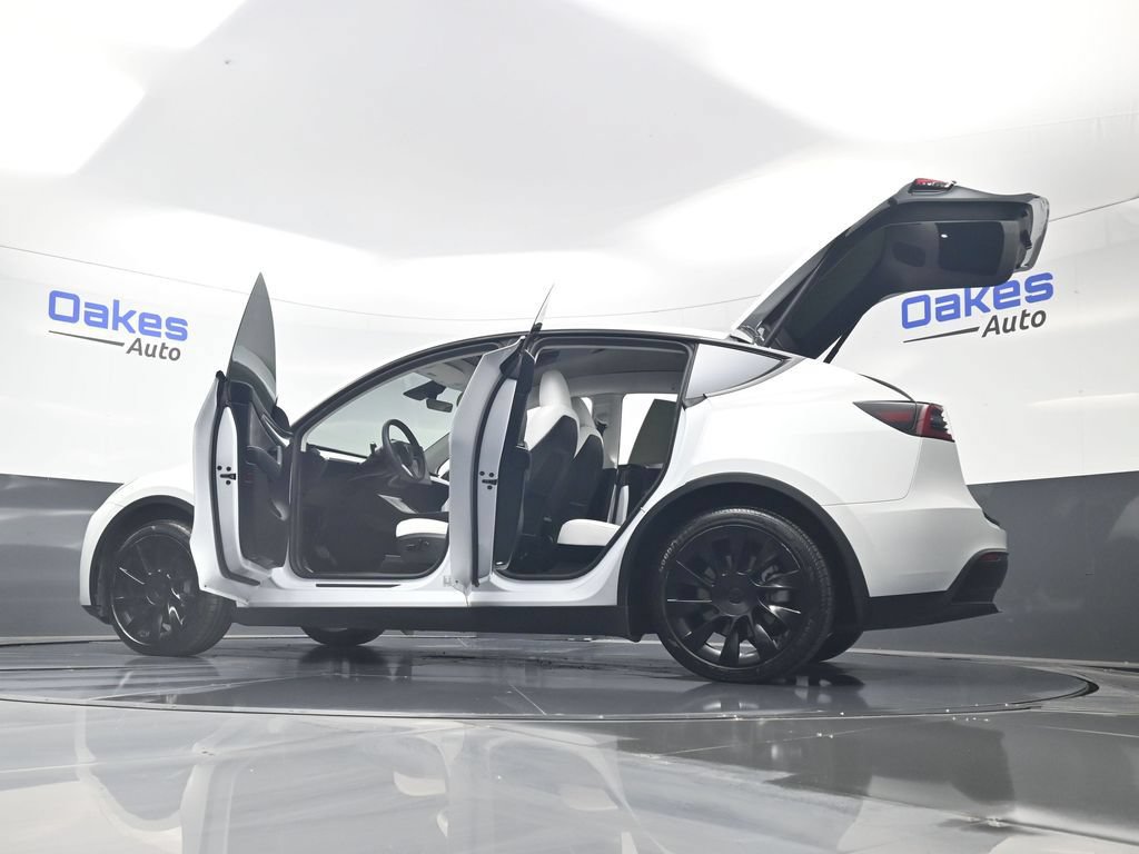 Used 2023 Tesla Model Y Long Range AWD/4WD image 58