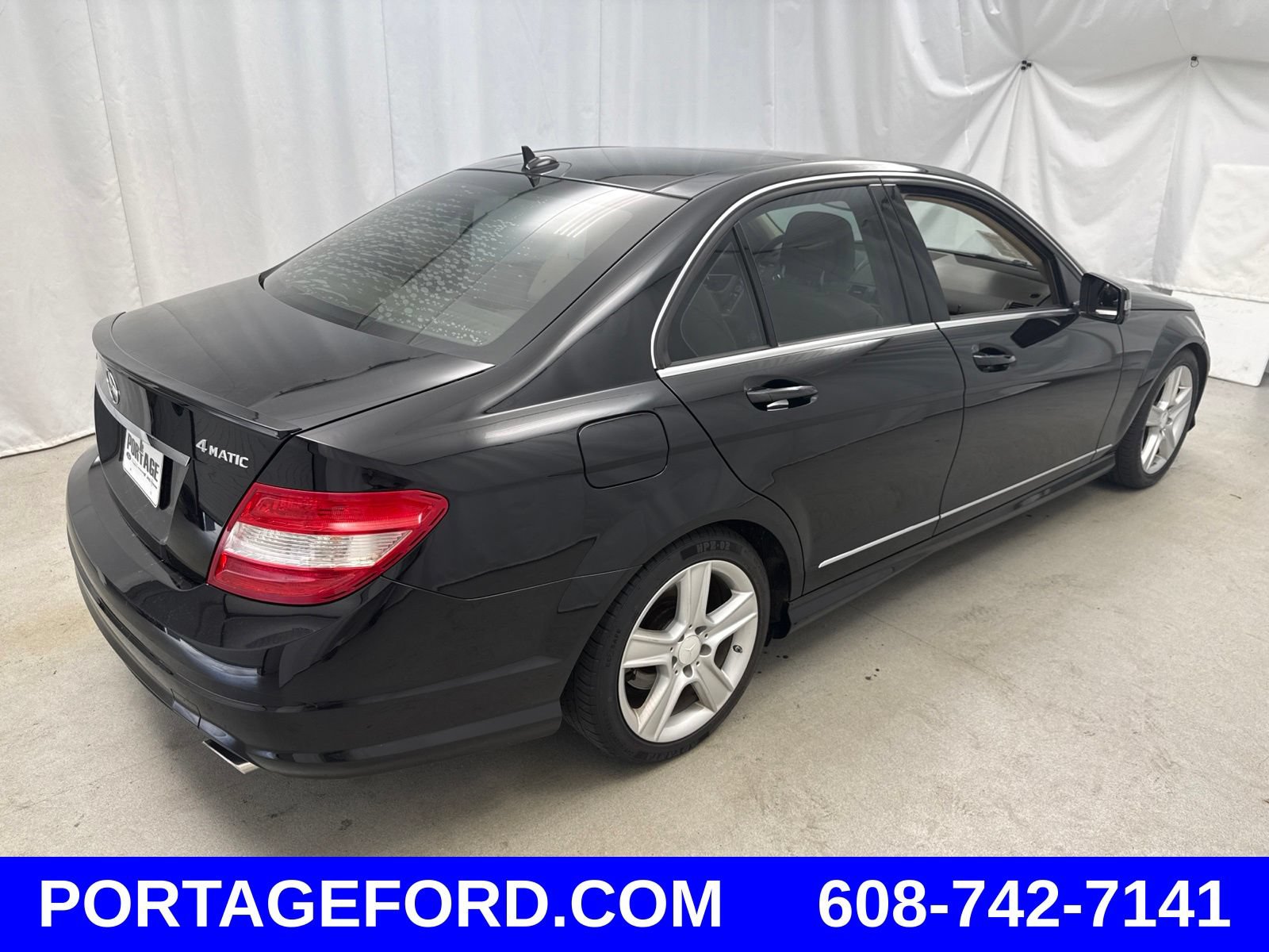 Used 2011 Mercedes-Benz C 300 4MATIC Sedan image 2