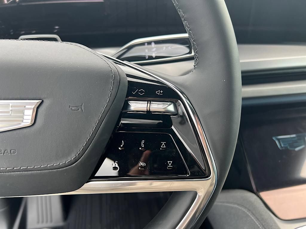 New 2026 Cadillac Vistiq Premium Luxury w/ LPO, Floor Liner Package AWD/4WD image 20