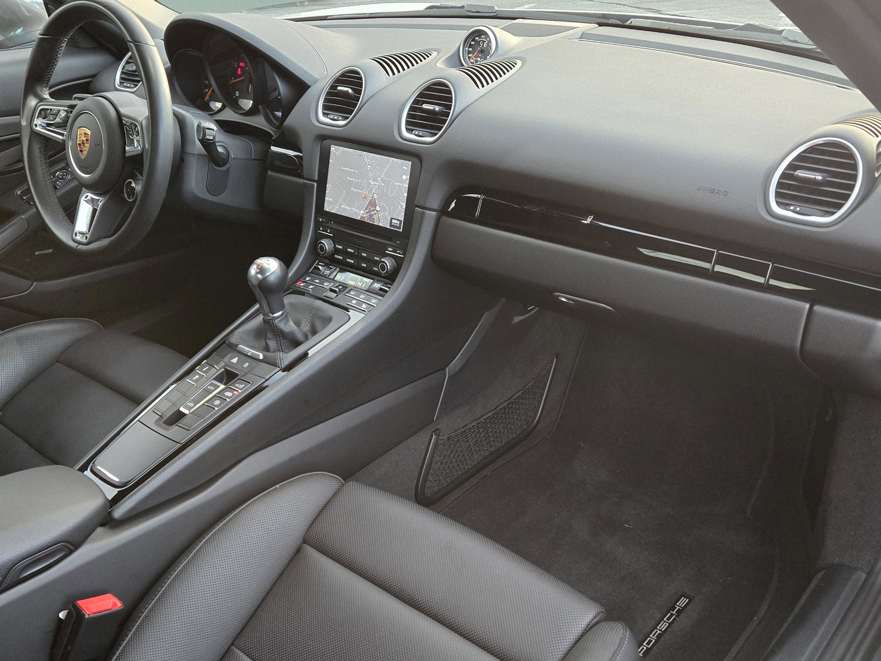 Used 2022 Porsche 718 Boxster image 12