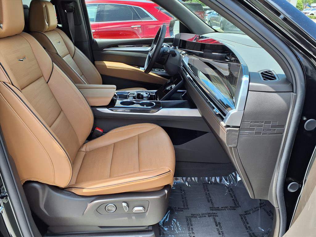 Used 2026 Cadillac Escalade Luxury w/ Touring Package AWD/4WD image 9