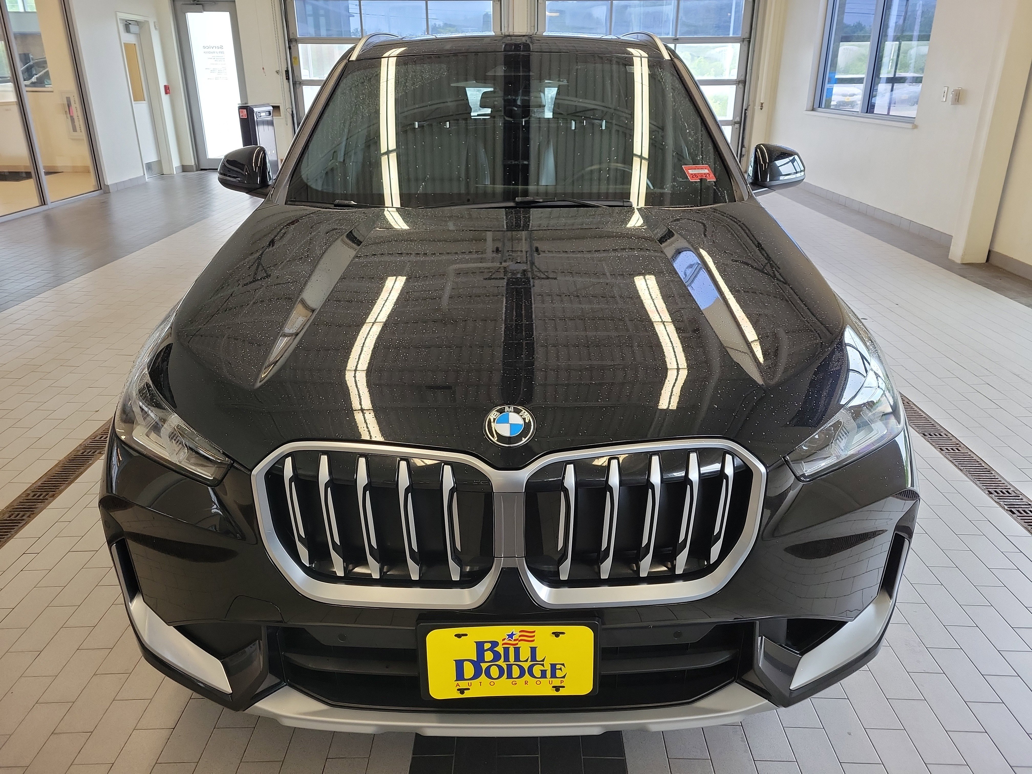 Used 2025 BMW X1 xDrive28i w/ Convenience Package AWD/4WD image 2