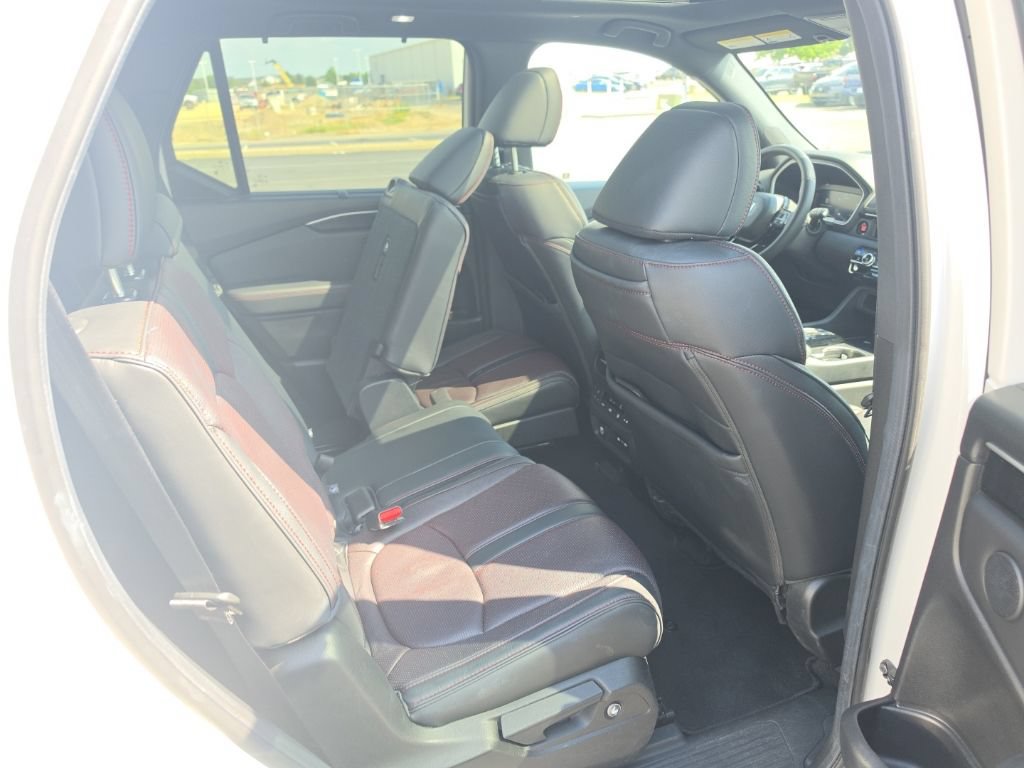 Certified 2025 Honda Pilot Black Edition image 35
