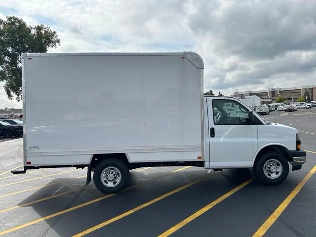 New 2024 Chevrolet Express 3500 w/ Power Convenience Package RWD image 6