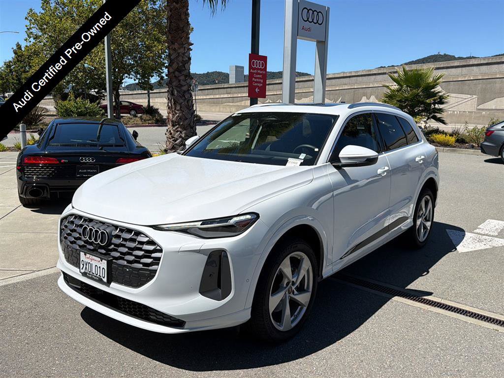 Used 2025 Audi Q5 Premium Plus w/ Premium Plus AWD/4WD image 1