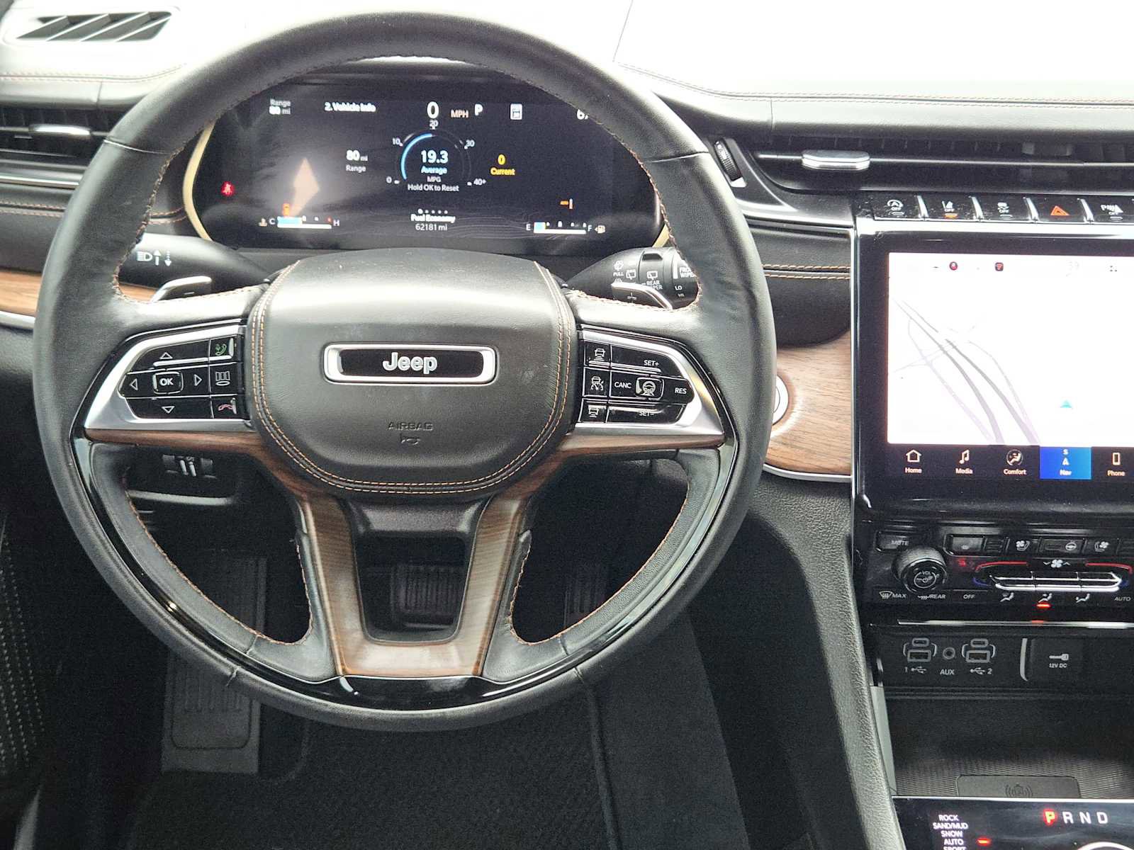 Used 2023 Jeep Grand Cherokee L Summit w/ Luxury Tech Group V image 26
