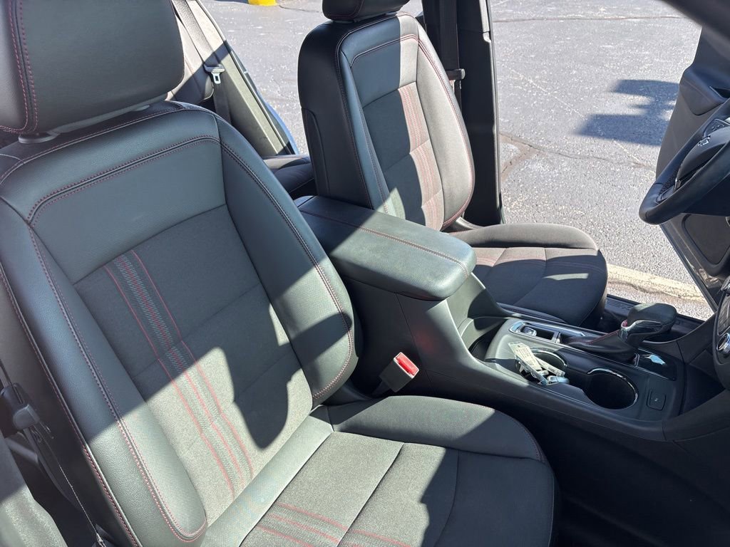 Used 2023 Chevrolet Equinox RS FWD image 38