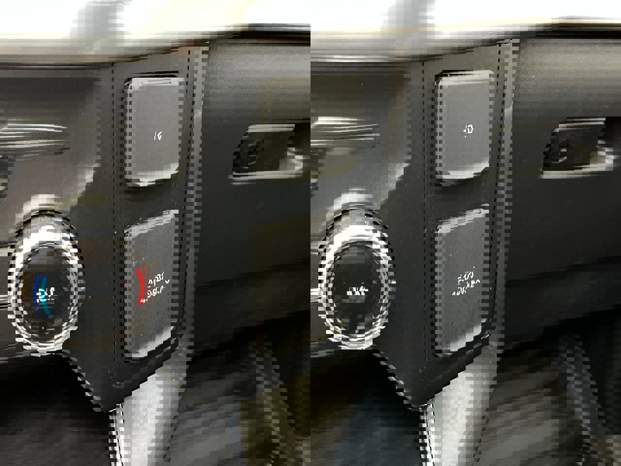 Used 2023 Ford F150 Lariat w/ Equipment Group 502A High image 25