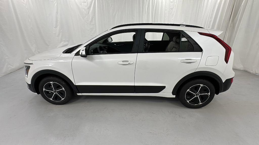 New 2025 Kia Niro EX image 6