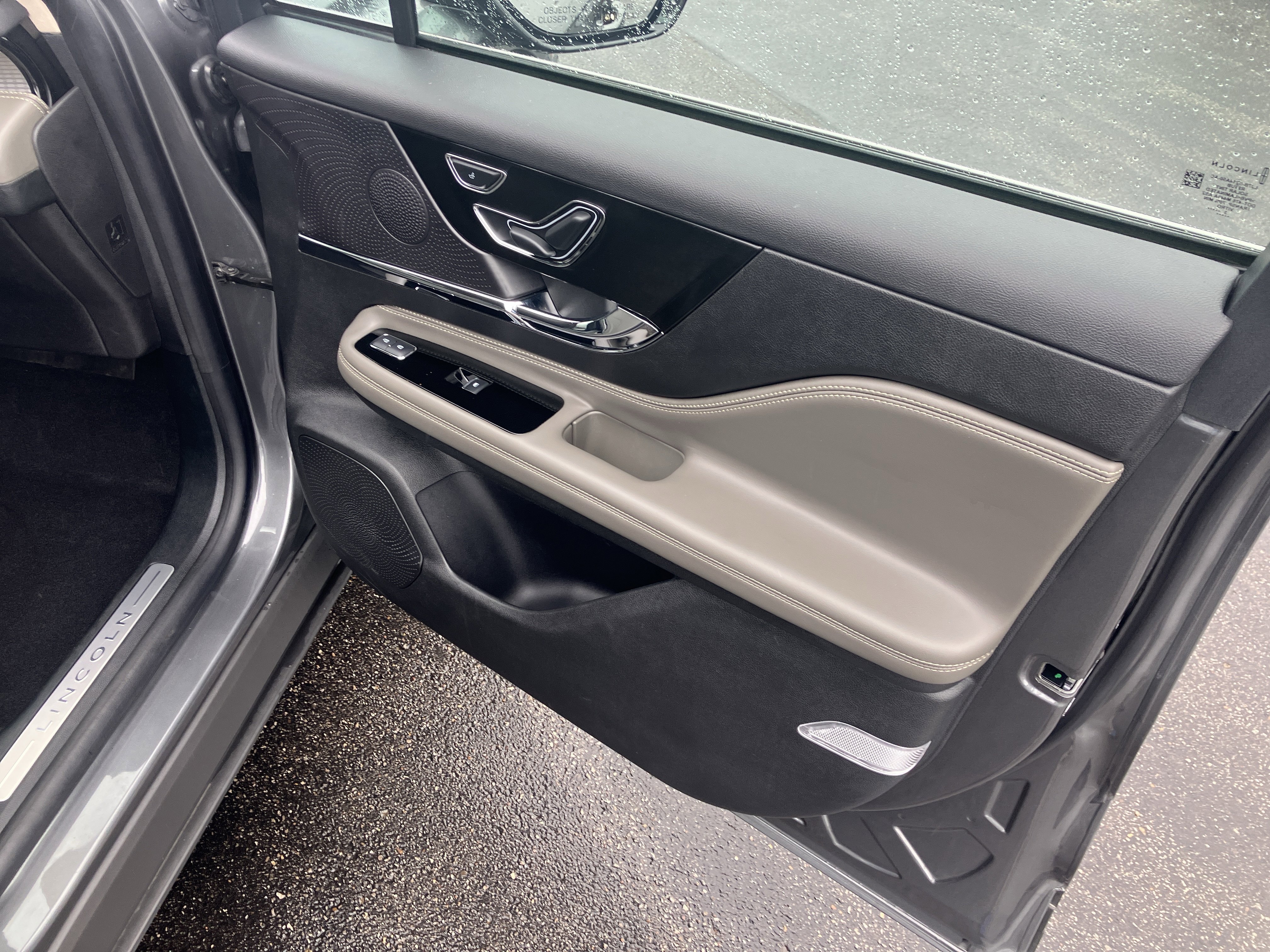 Used 2023 Lincoln Corsair AWD w/ Equipment Group 101A image 10