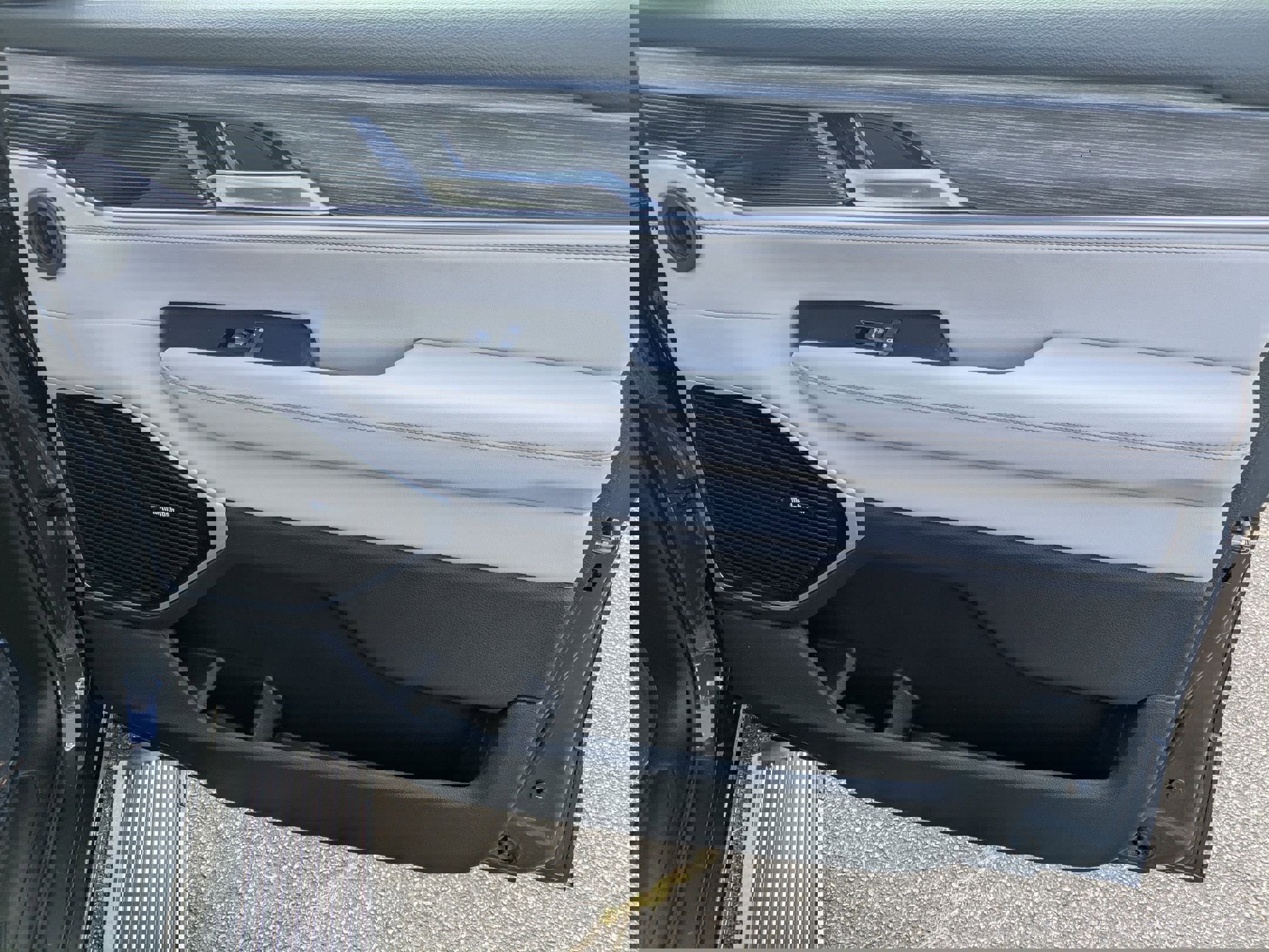 Certified 2024 Jeep Wagoneer Series III w/ Premium Group I image 38