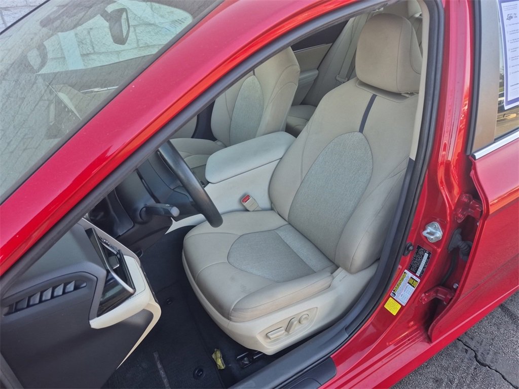 Used 2023 Toyota Camry LE image 17