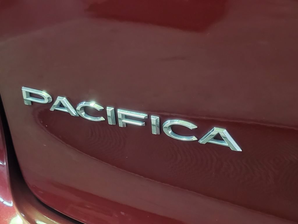 Used 2018 Chrysler Pacifica Limited FWD image 33