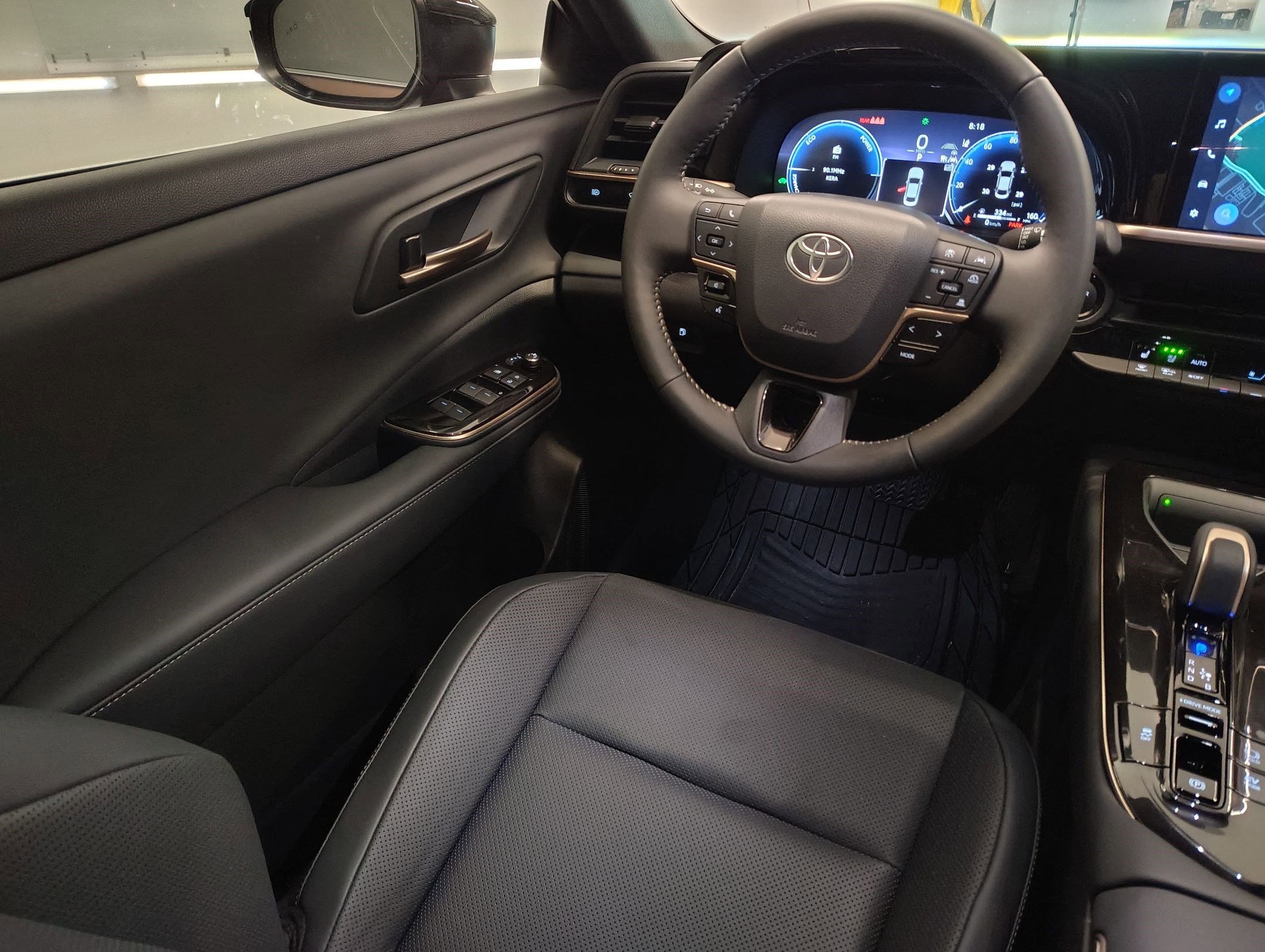 Used 2026 Toyota Crown XLE image 27