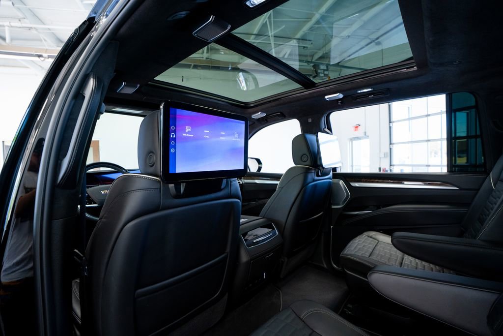 Used 2026 Cadillac Escalade ESV Platinum Sport w/ LPO, ONYX Package image 45