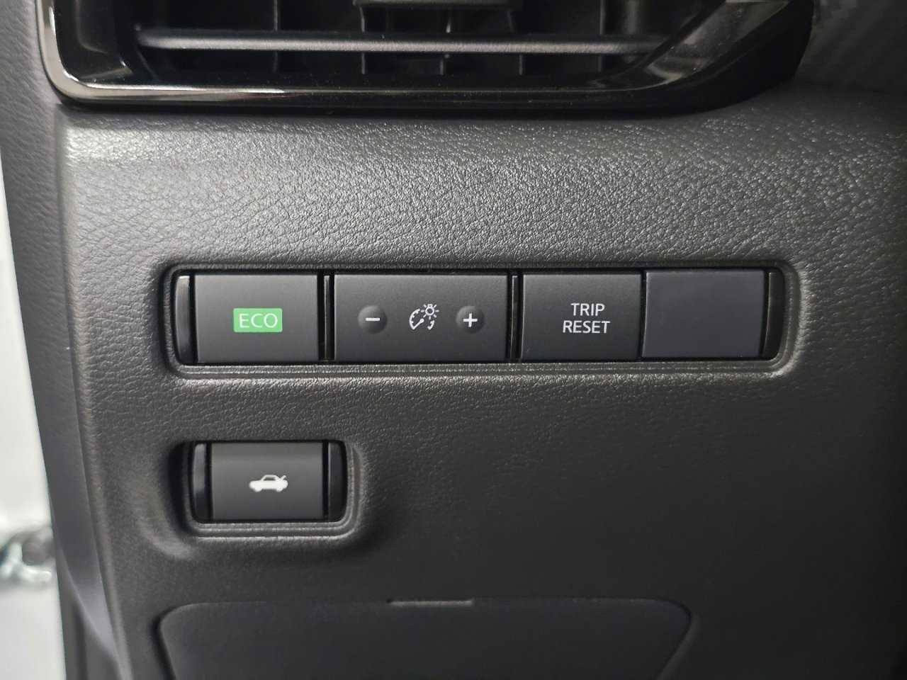 Used 2025 Nissan Sentra SV image 20