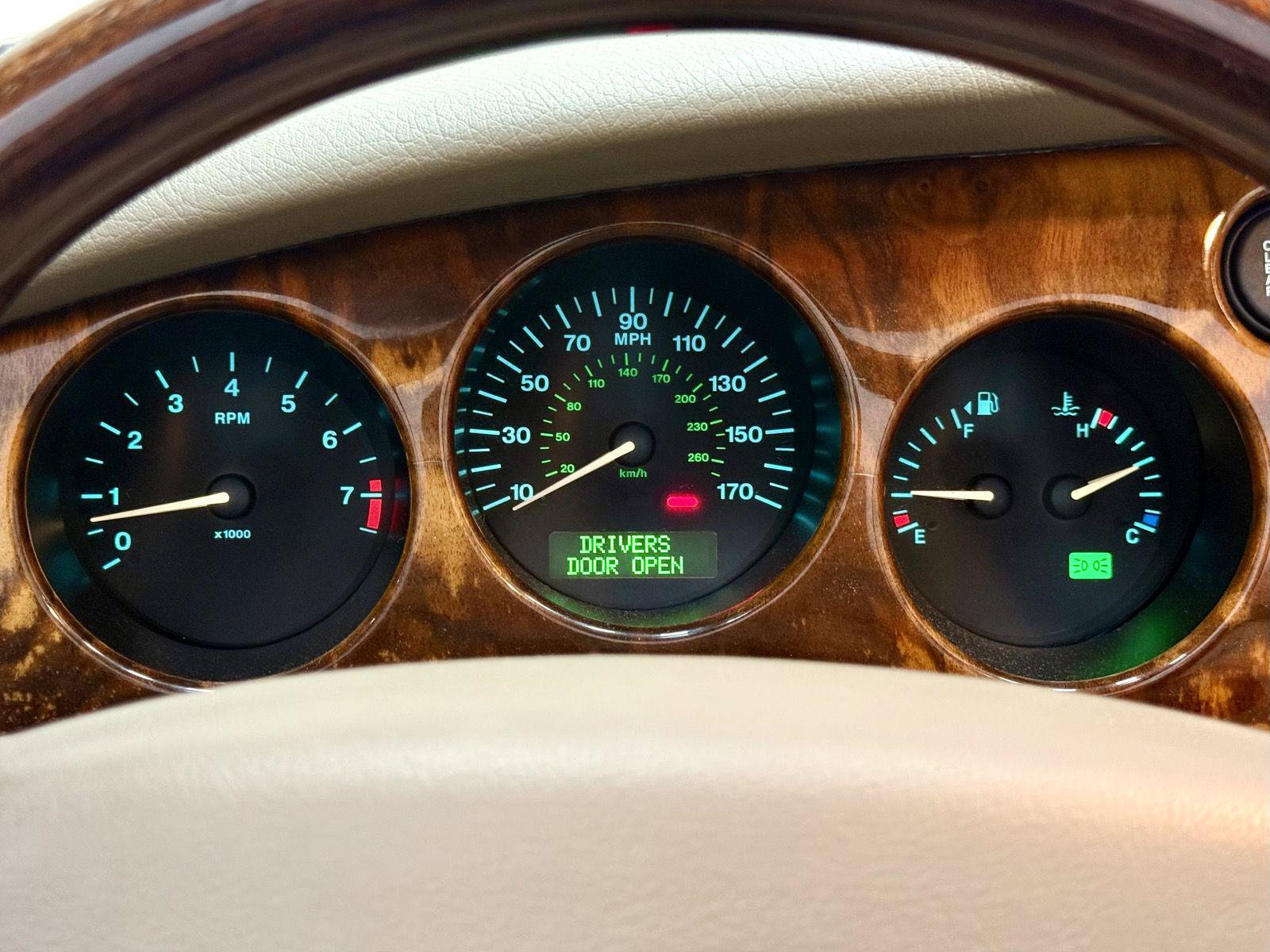 Used 2001 Jaguar XK8 Convertible RWD image 29