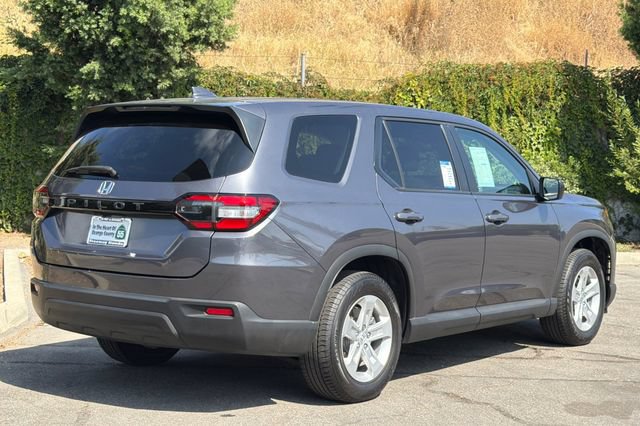 Used 2023 Honda Pilot LX image 4