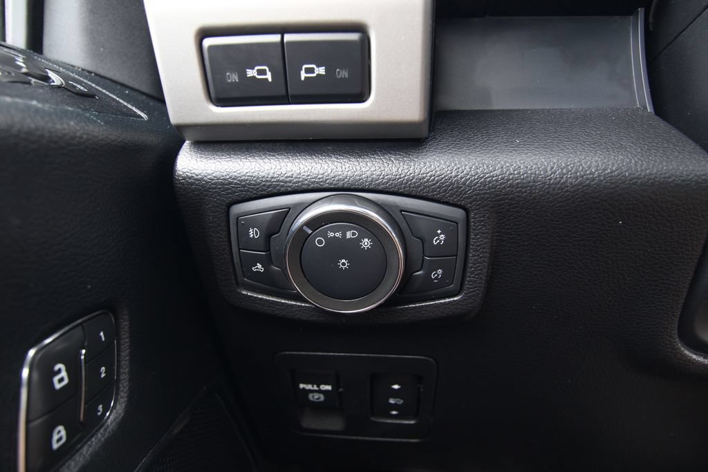 Used 2020 Ford F150 Lariat w/ Equipment Group 502A Luxury AWD/4WD image 22