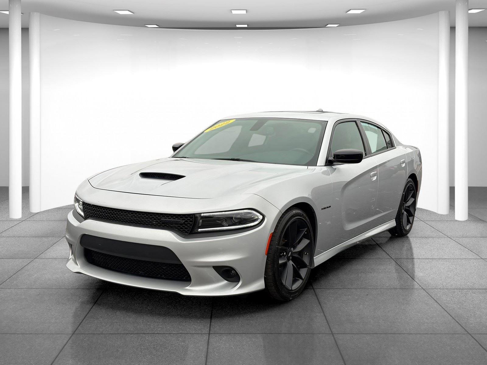 Used 2022 Dodge Charger R/T w/ Performance Handling Group image 3