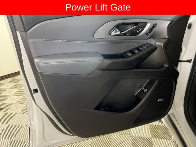 Used 2021 Chevrolet Traverse Premier image 12