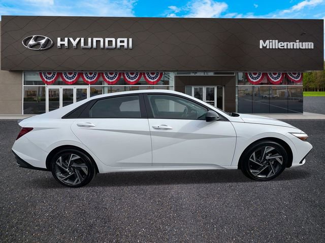 Certified 2025 Hyundai Elantra SEL image 4