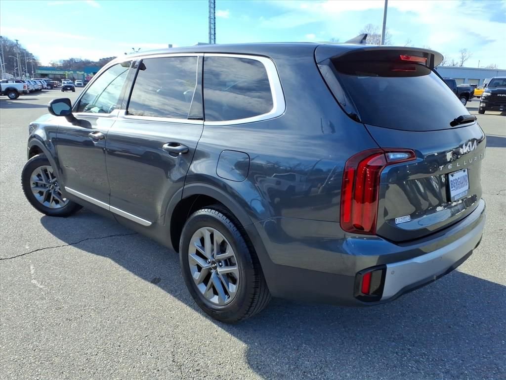 Used 2023 Kia Telluride LX image 6