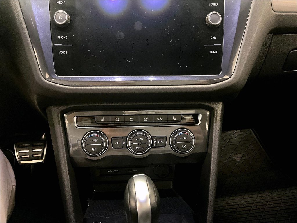 Used 2021 Volkswagen Tiguan SE R-Line AWD/4WD image 15