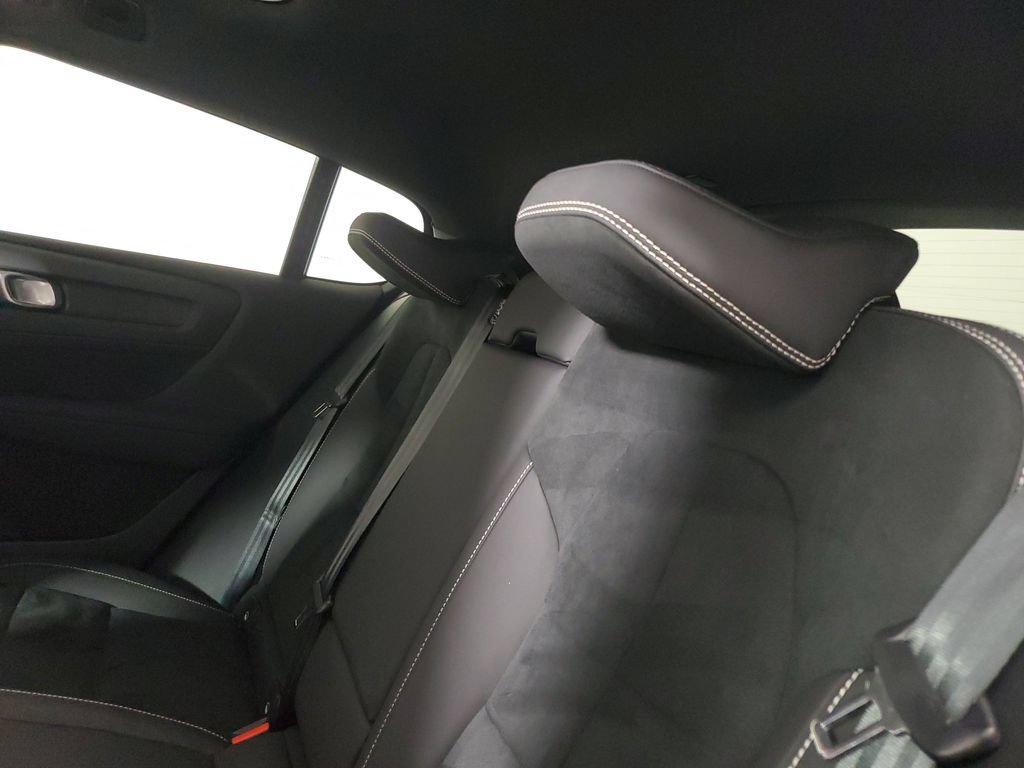 Certified 2024 Volvo C40 P8 Recharge Ultimate w/ Protection Package Premier RWD image 15