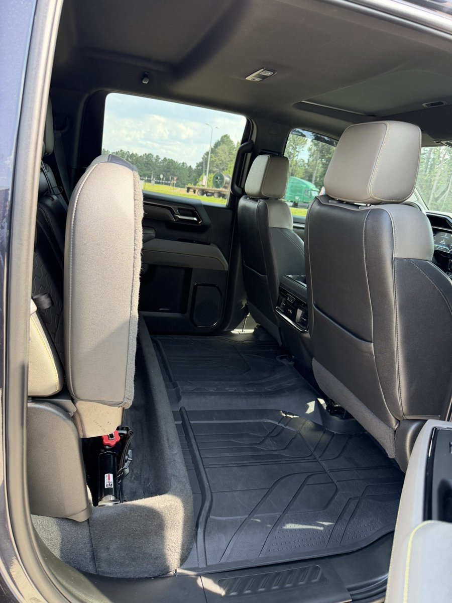 Used 2022 Chevrolet Silverado 1500 ZR2 w/ Technology Package AWD/4WD image 7