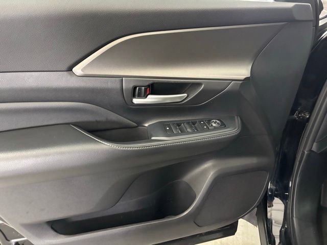Used 2024 Toyota Grand Highlander XLE image 10